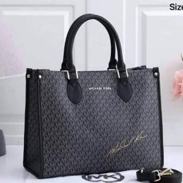 Michael Kors HANDBAG WITH DUST BAG AND SLING (BLACK) (S3) | Premium Accessories