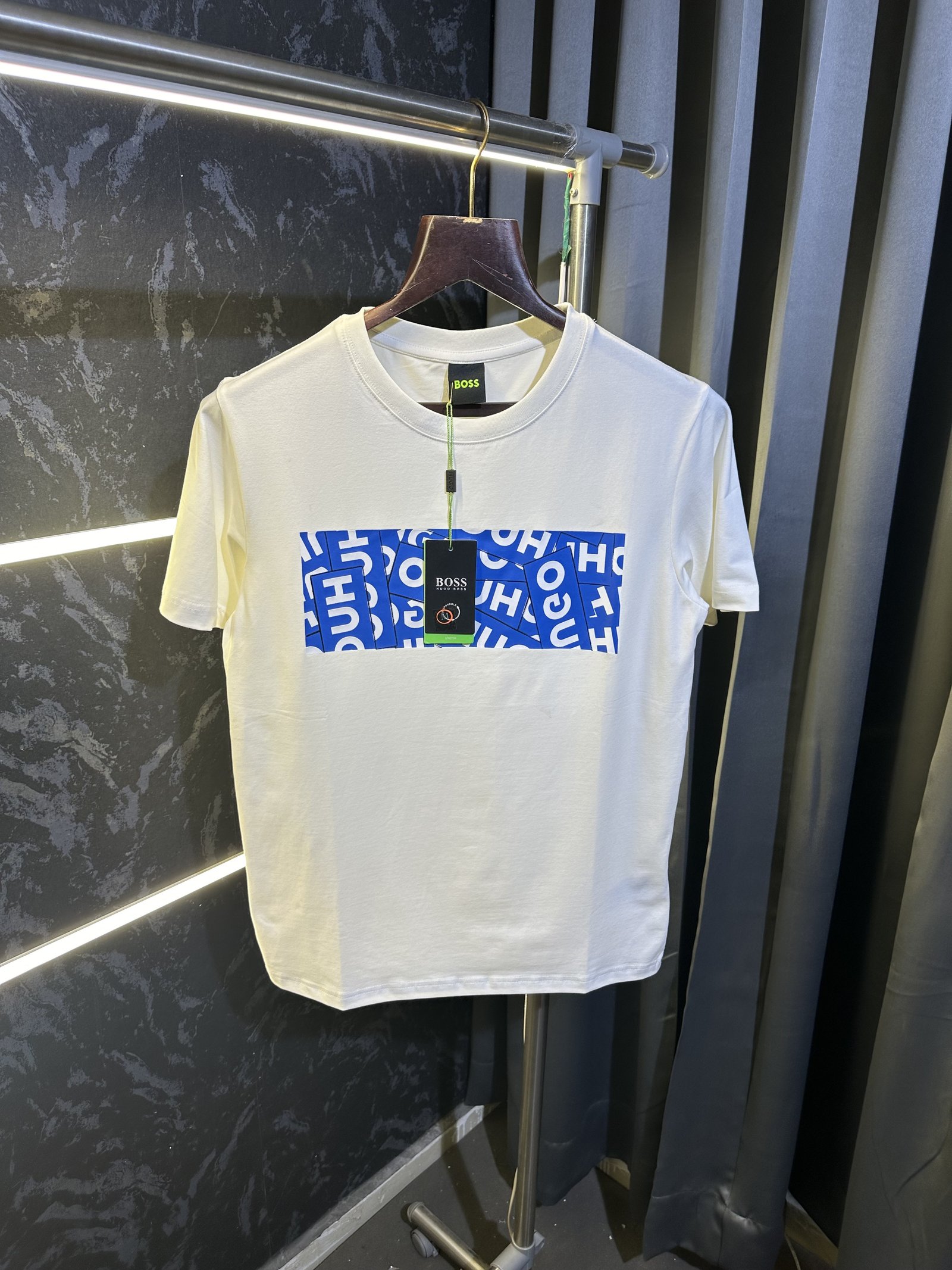 Hugo Boss Hugo Bos s Round Neck Tshirt Store Article - Image 3