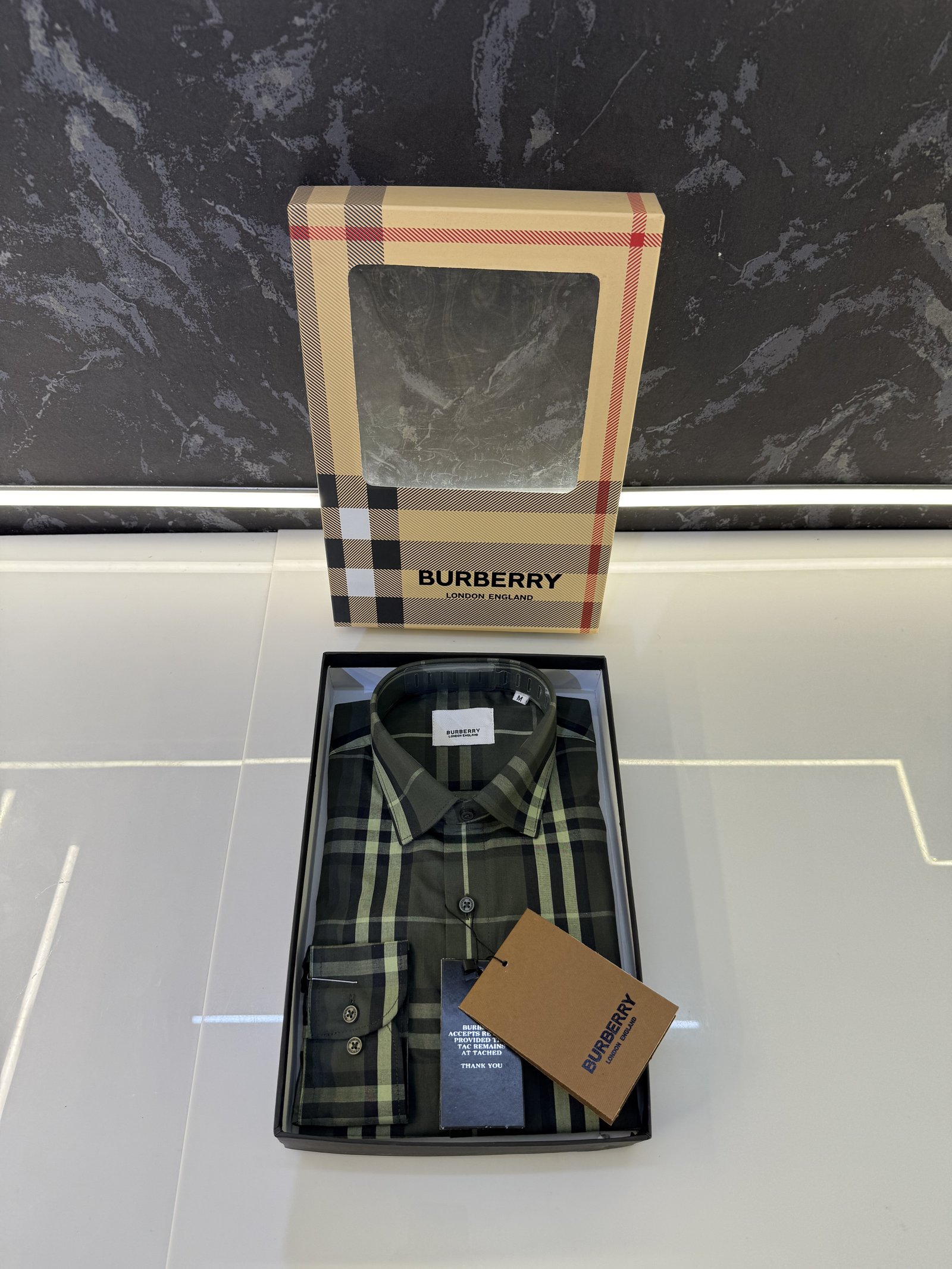 Burberry Checks Premium Store article Shirt with Original Box - Image 4