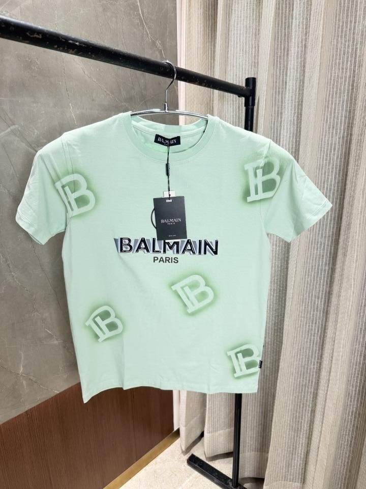 Sale  LIGHT GREEN ROUND NECK TSHIRT