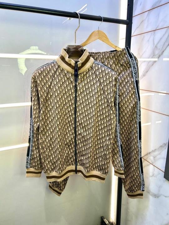 699d76a6036225.jpeg Christian Dior Christian DiorImported Brown Monogram Premium Track Suit Brand Carry Bag Packing F3284-BR - Image 1