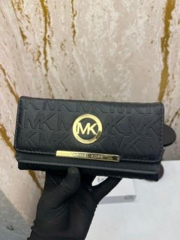 Michael Kors PREMIUM WALLET LOGO TRI FOLD WALLET (MK-8018 BLACK) | Premium Accessories - Image 5