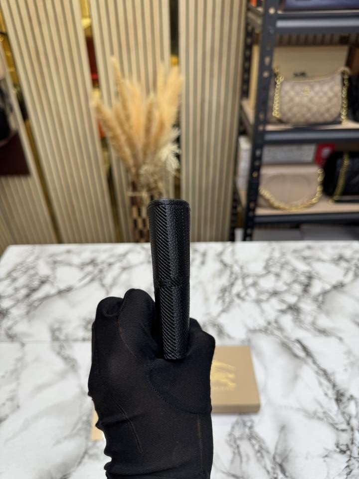Buy Burberry Burberr Y London Check Leather Bifold Wallet Black Online in India - Bootery - Image 6