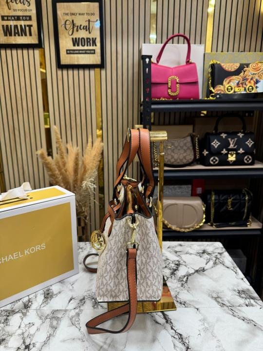 Michael Kors Emma Satchel Bag With Magnetic Box And Dust Bag Price in India - Style 1 - Buy at Bootery - Image 3