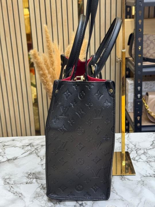 Louis Vuitton Onthego Mm Tote Bag With Dust Bag Price in India - Buy at Bootery - Image 11