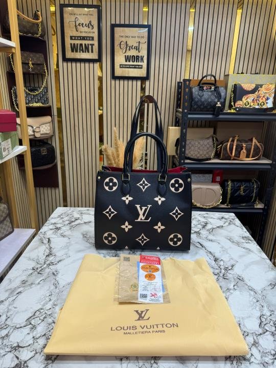 Louis Vuitton Onthego Mm Tote Bag With Dust Bag Price in India - Buy at Bootery - Image 8