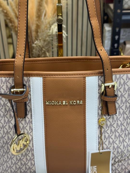 Michael Kors Jet Set Travel Signature Logo Tote Bag Price in India - Style 2 - Buy at Bootery - Image 7