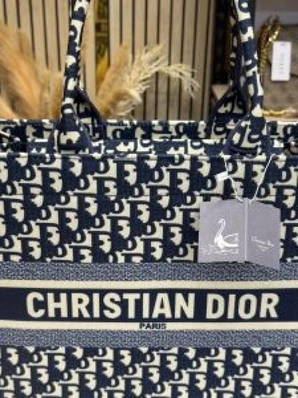 Christian Dior Oblique Tote In Large With Dust Bag - Image 6