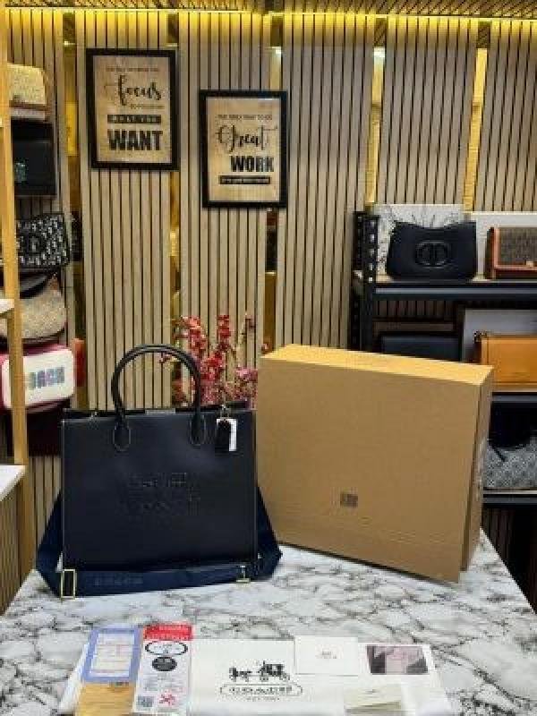 Coach Ace Tote Bag Carryall With Box And Dust Bag