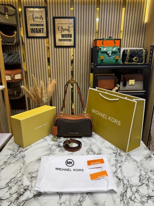 Michael Kors Michael Kor S Jet Set Medium Camera Crossbody Bag With Box And Dust Bag Including Carry Bag - Image 5