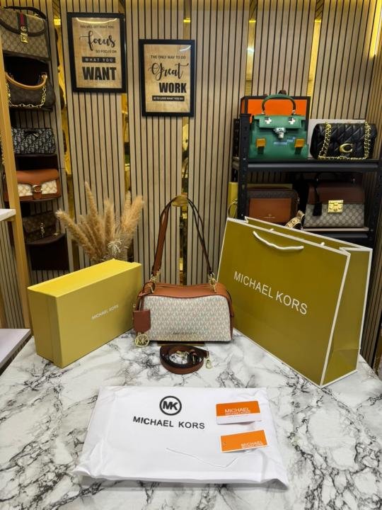 Michael Kors Jet Set Medium Camera Crossbody Bag