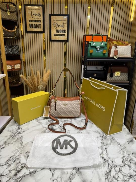 Michael Kors Michael Kor S Jet Set Logo Crossbody Shoulder Bag With Box And Dust Bag - Image 9