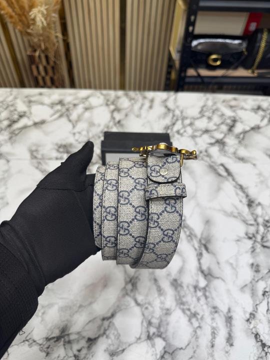 Gucci Queen Bee Buckle GG Monogram Leather Belt - Image 7