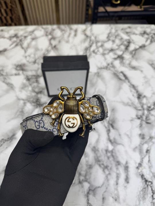 Gucci Queen Bee Buckle GG Monogram Leather Belt - Image 5