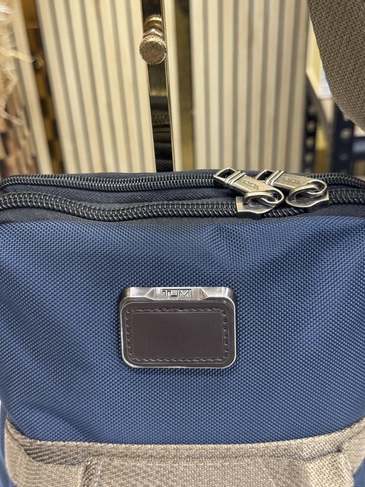 Tumi Alpha Bravo Crossbody Messenger Side Bag - Image 6