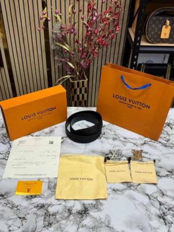 Louis Vuitton BELT COMBO PREMIUM QUALITY WITH OG BOX AND CARRY BAG