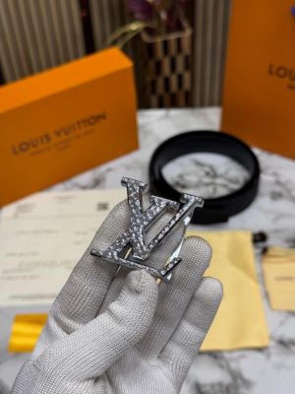 Louis Vuitton Belt Combo Premium Quality With Og Box With Carry Bag - Image 9