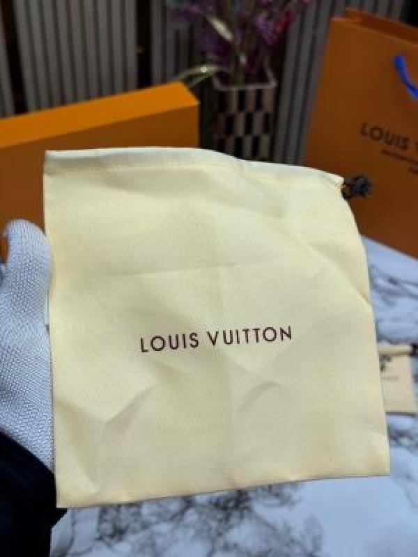 Louis Vuitton Belt Combo Premium Quality With Og Box With Carry Bag - Image 3