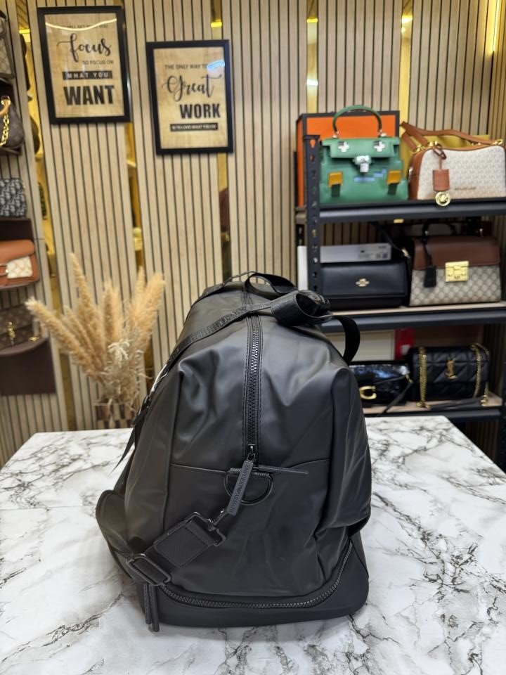 Emporio Armani Emporio Arman I Signature Black Weekender Duffle Bag - Image 4