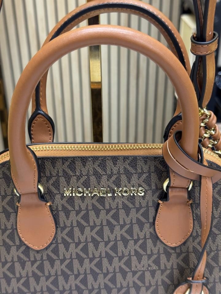 Michael Kors Michae L Korsveronica Medium Dome Logo Shoulder Bag With Box And Dust Bag - Image 6