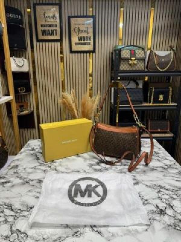 Michael Kors Michae L Kors Jet Set Logo Shoulder Bag With Box And Dust Bag - Image 4