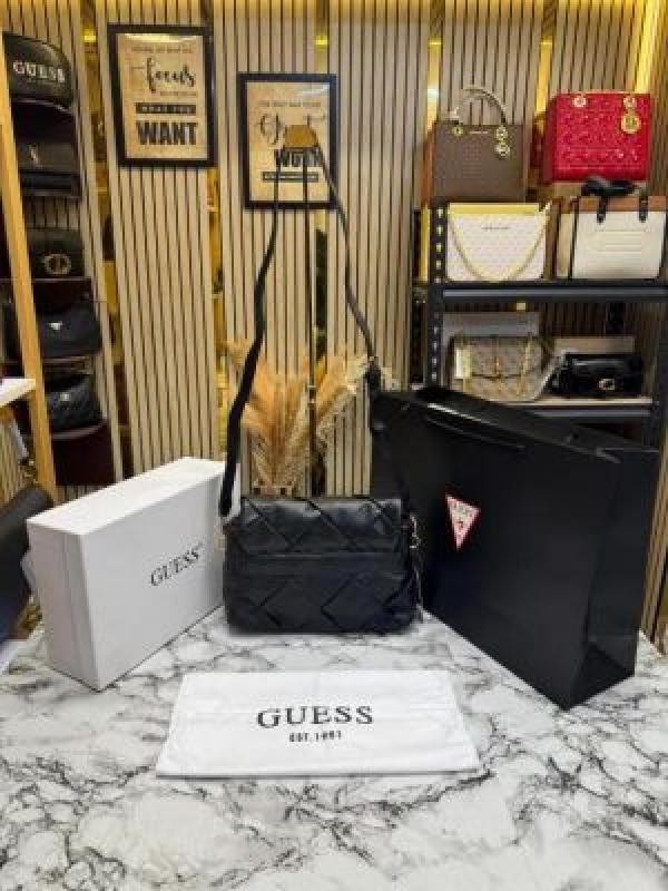 Guess Quilted Crossbody Bag With Box And Dust Bag Including - Image 3