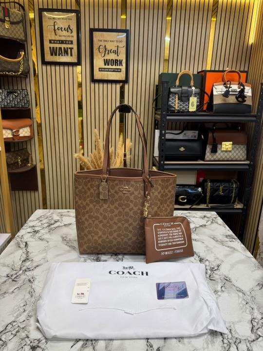 Coach City Tote Signature Canvas Tote Bag Including Pouch And Dust Bag - Image 2
