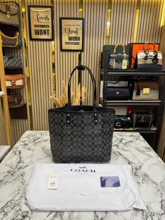 Coach City Tote Signature Canvas Tote Bag Including Pouch And Dust Bag - Image 2