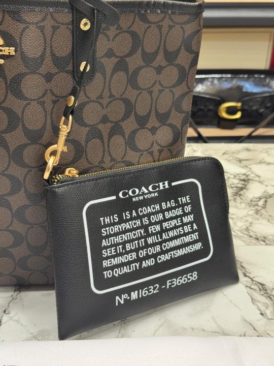 Coach City Tote Signature Canvas Tote Bag Including Pouch And Dust Bag - Image 2