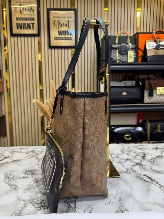Coach City Tote Signature Canvas Tote Bag Including Pouch And Dust Bag - Image 4