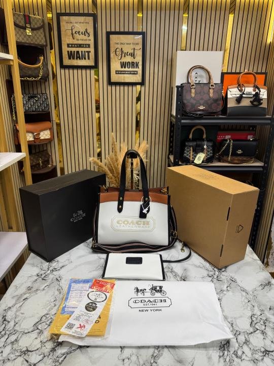 Coach Field Tote Leatherware Edition With Detachable Wristlet & Shoulder Strap Including Box And Dust Bag