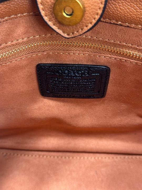 Coach Field Tote Leatherware Edition With Detachable Wristlet & Shoulder Strap Including Box And Dust Bag - Image 5
