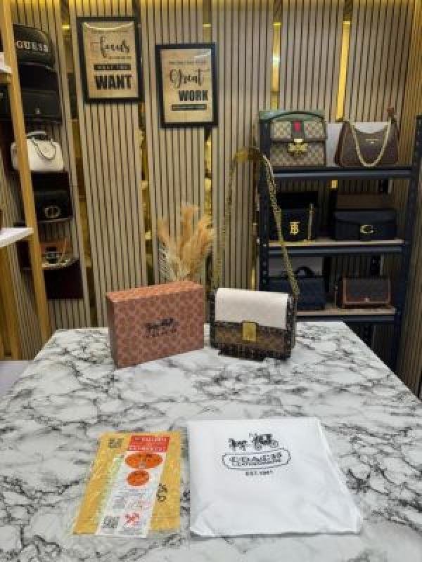 Coach Hutton Sling Bag With Box Dustbag