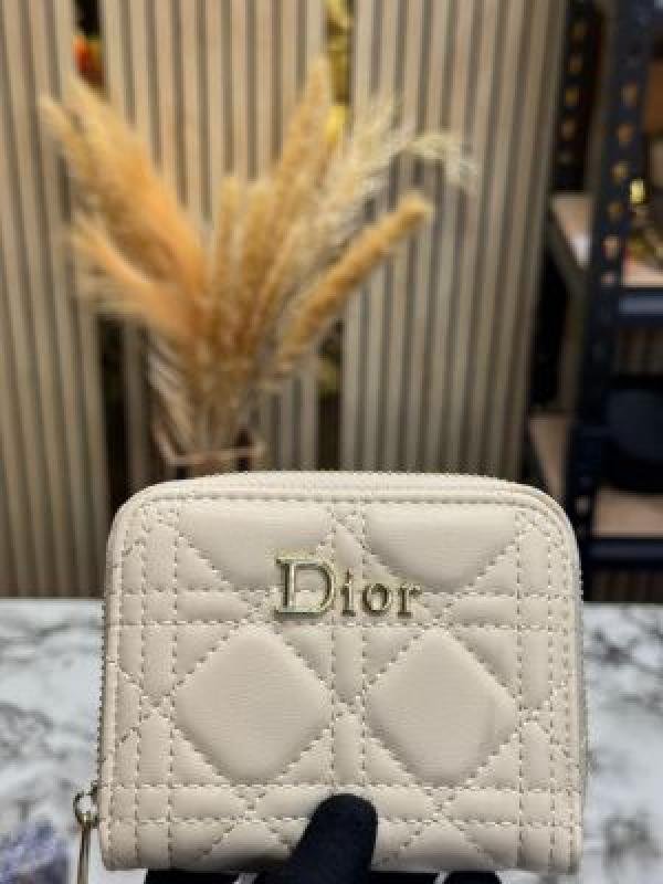 Dior DIO R CANNAGE QUILTED ZIPPER WALLET INCLUDES BOX AND DUST BAG - Image 5