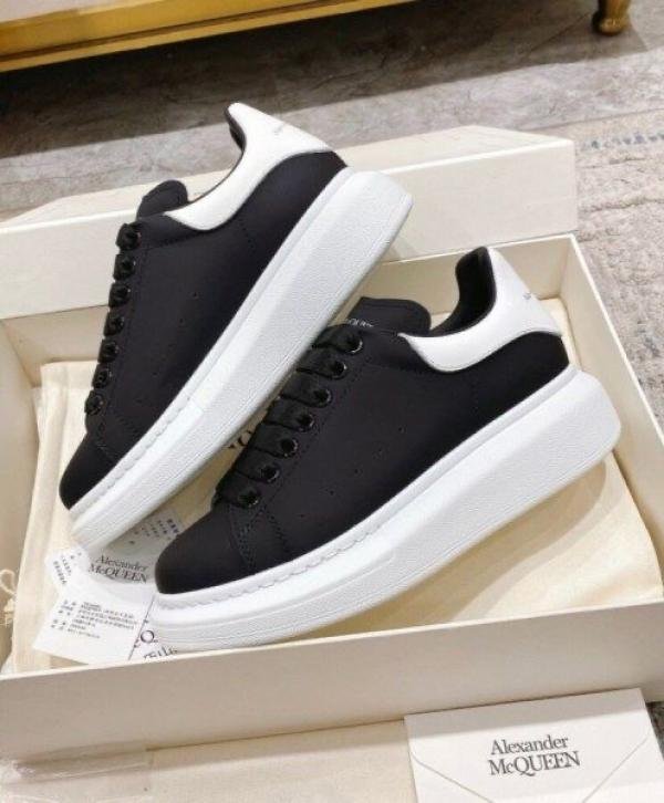 Alexander McQueen Sneakers With Card Bill carry Bag & Og Box Shoes Price in India - Style 1 - Buy at Bootery - Image 3