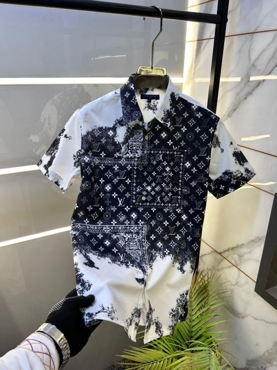 Louis Vuitton Louis Vuitton Imported Monogram Premium Half Sleeves Printed Shirt F5044-b3 - Image 3