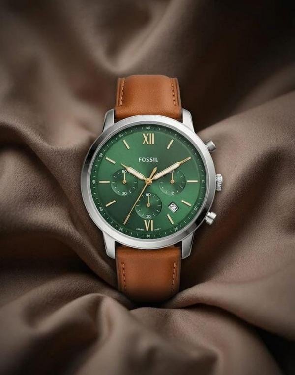 Fossil Neutro Chronograph LightBrown-Silver-Green Watch Price in India - Buy at Bootery