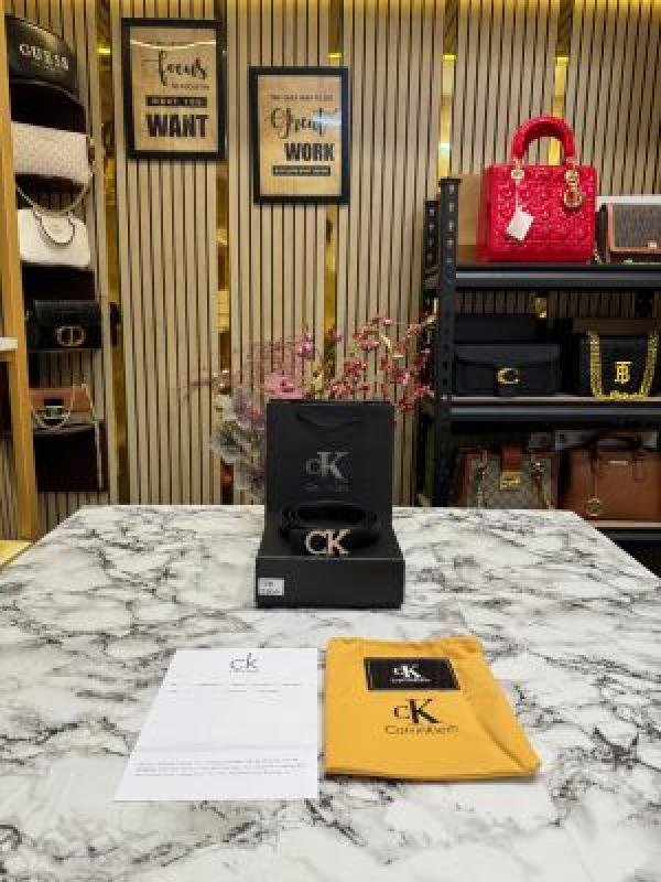 Calvim Klie N Premium Quality Belt Crystal Coded Buckle With Box And Dust Bag Including Carry Bag