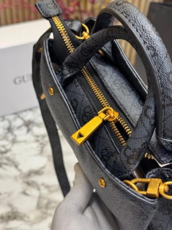 Guess Manhattan Shoulder Bag With Box And Dust Bag Including Carrybag - Image 6