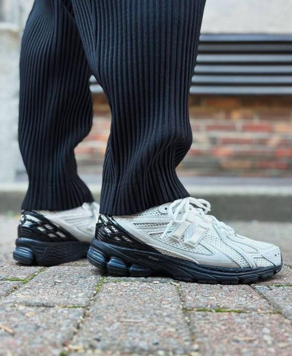 New Balance x Comme des Garons Homme 1906R sneakers Shoes Price in India - Buy at Bootery - Image 6