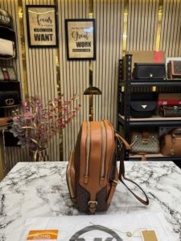 Michael Kors Jaycee Premium Quality Bagpack With Dust Bag - Image 3