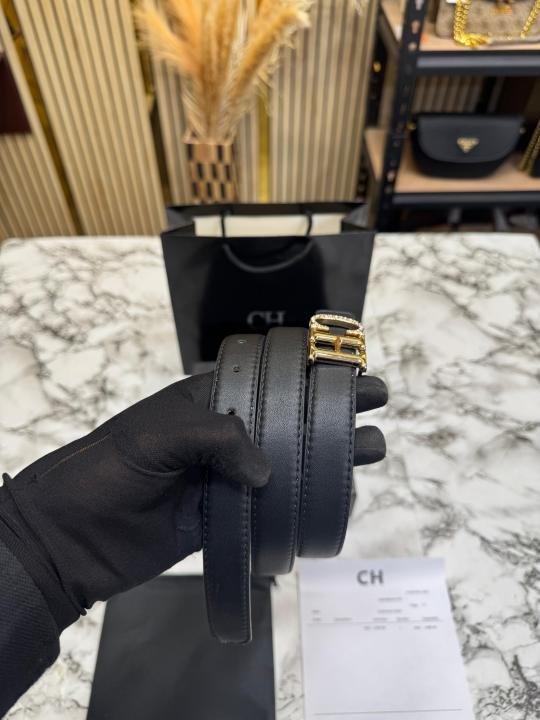 Carolina Herrera Premium Quality Belt With Box And Dust Bag Including Carry Bag - Image 3
