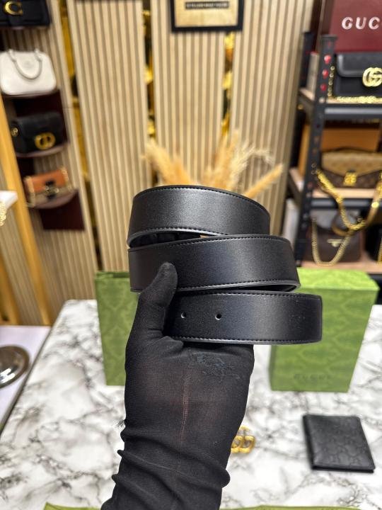 Gucci BELT WALLET COMBO GG EMBOSSED WALLET AND LEATHER BELT WITH GOLD GG BUCKLE INCLUDES BOX DUST BAG AND CARRY BAG - Image 10