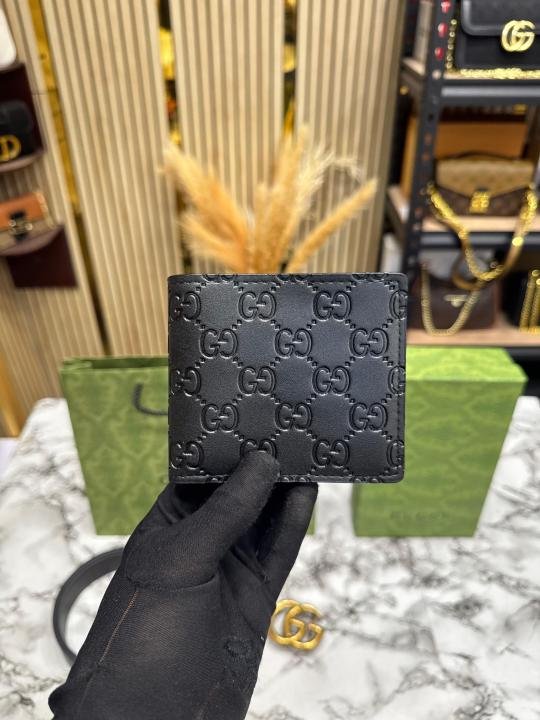 Gucci BELT WALLET COMBO GG EMBOSSED WALLET AND LEATHER BELT WITH GOLD GG BUCKLE INCLUDES BOX DUST BAG AND CARRY BAG - Image 6