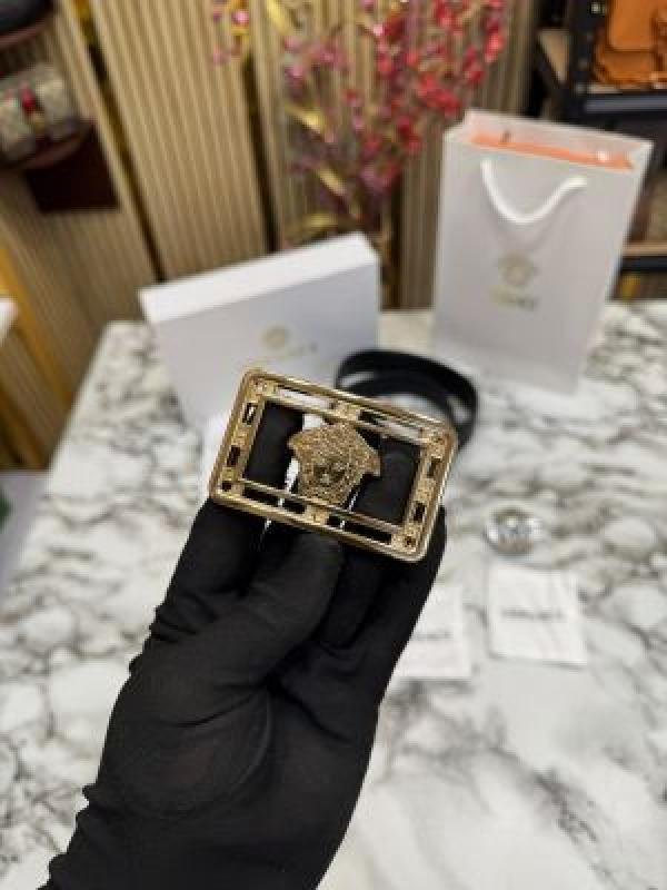 Versace BELT COMBO PREMIUM QUALITY WITH OG BOX AND CARRY BAG - Image 6