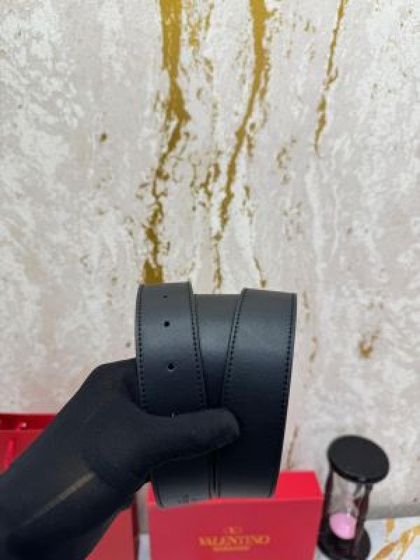 Valentino Garavani Reversible V-logo Signature Belt Set With Box And Dust Bag Including Carry Bag - Image 7