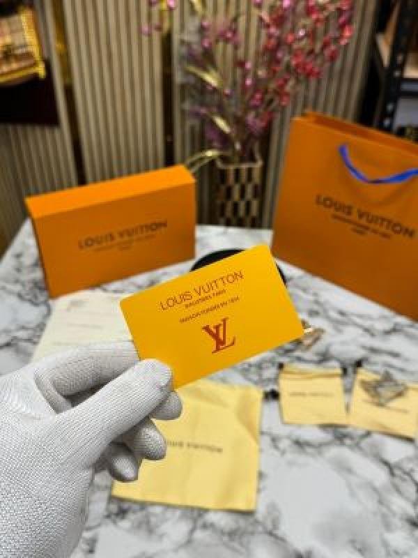 Louis Vuitton BELT COMBO PREMIUM QUALITY WITH OG BOX AND CARRY BAG - Image 8