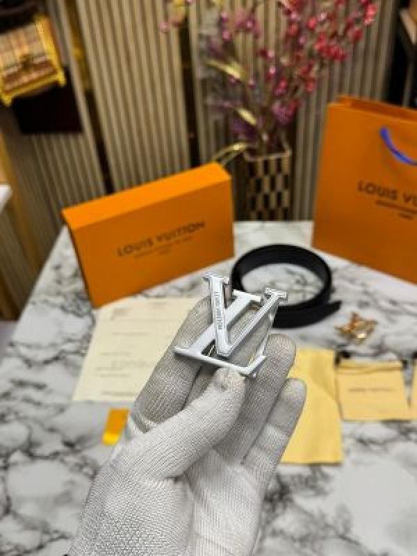 Louis Vuitton BELT COMBO PREMIUM QUALITY WITH OG BOX AND CARRY BAG - Image 6