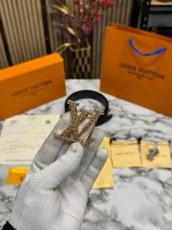 Louis Vuitton BELT COMBO PREMIUM QUALITY WITH OG BOX AND CARRY BAG - Image 2