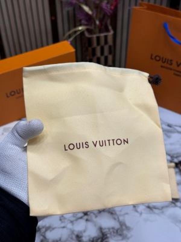 Louis Vuitton BELT COMBO PREMIUM QUALITY WITH OG BOX AND CARRY BAG - Image 4
